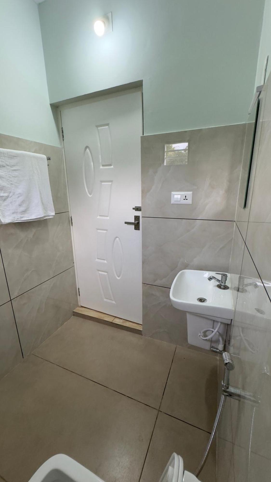 The Karlyle Homestay Vaduvanchal Екстериор снимка