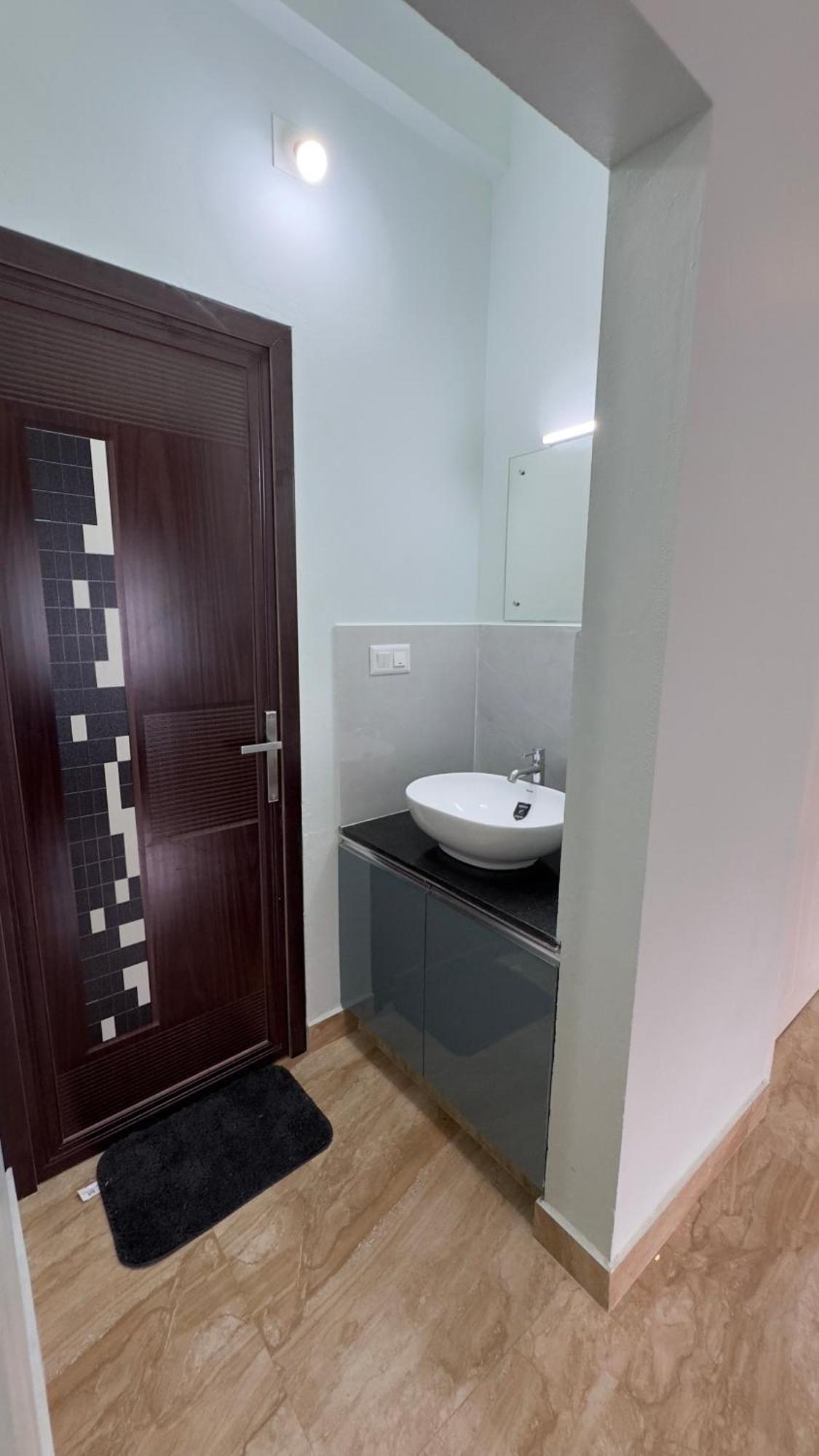 The Karlyle Homestay Vaduvanchal Екстериор снимка