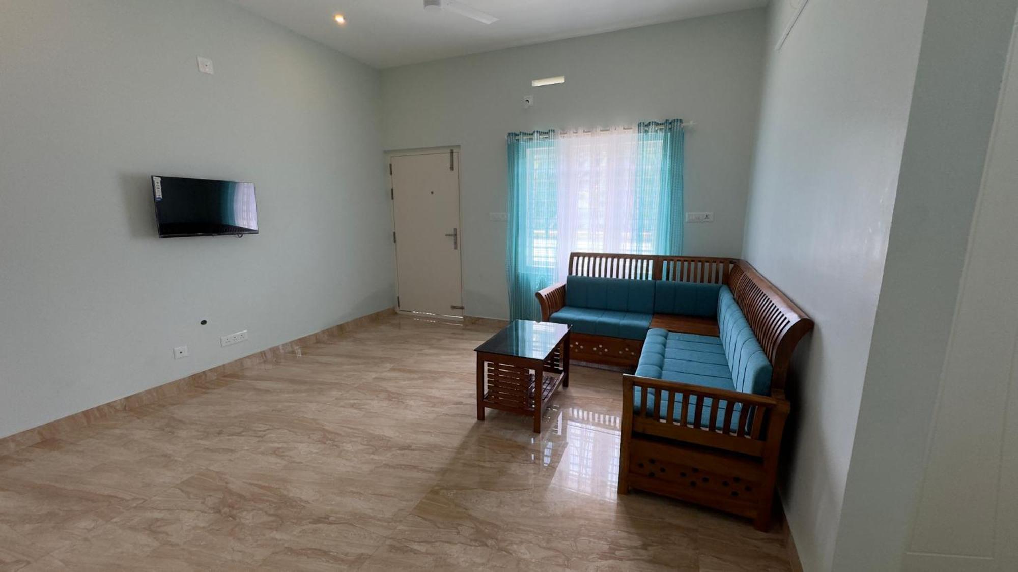 The Karlyle Homestay Vaduvanchal Екстериор снимка
