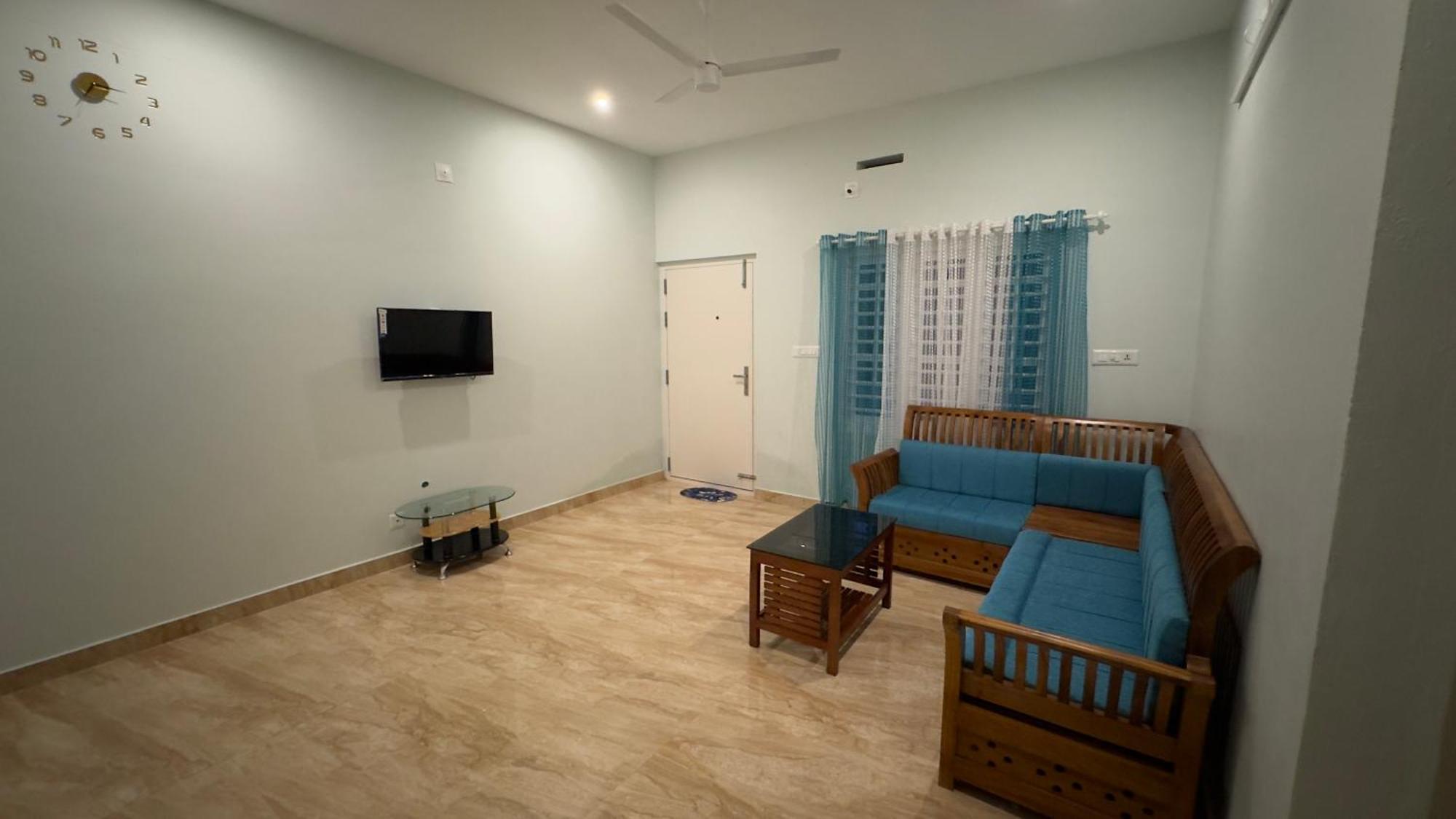 The Karlyle Homestay Vaduvanchal Екстериор снимка